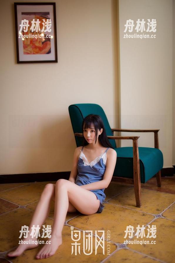 GIRLT果团网-蜜桃Q妹儿 GIRLT果团网 - 户外私房,蜜桃Q妹儿的原图有点小春意
