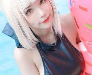 女仆装+Kitkat Cosplay=无圣光的二次元之旅，图集送上！
