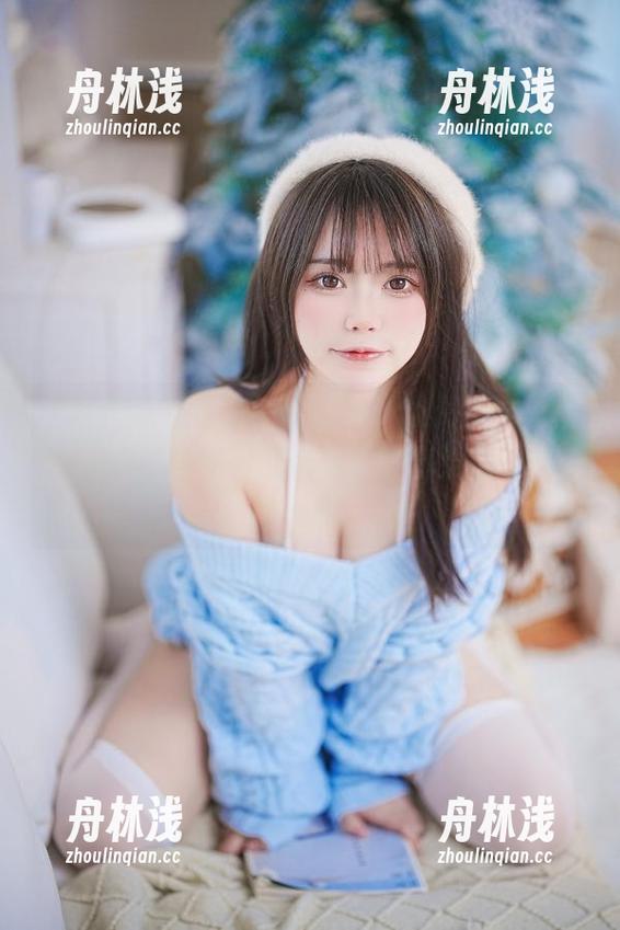 Tina很妖孽呀 白色连衣裙与浴室的碰撞,谁说搭配简单?Tina很妖孽呀的作品集分享给你不一样的美感。