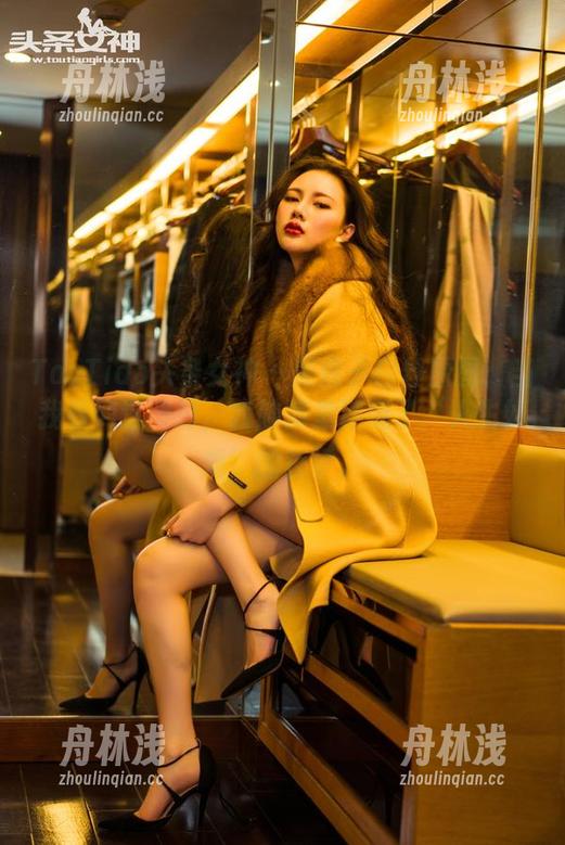 TouTiao头条女神-美纳子 TouTiao头条女神 - 美纳子白丝原图:当我看到这图时,我脑海里浮现了‘人生如戏’的哲学。