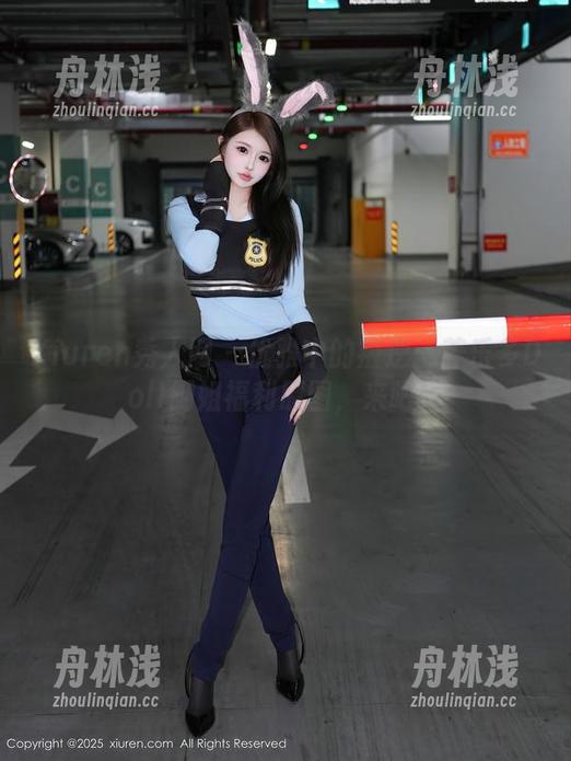 Xiuren秀人网-养乐多Doll Xiuren秀人网 - 优雅中的叛逆:养乐多Doll御姐福利原图,来吧!