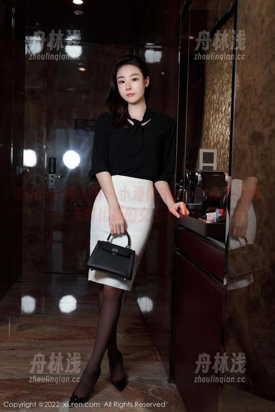 Xiuren秀人网 - 小海臀Rena的高清视界——无可比拟的女王写真作品集