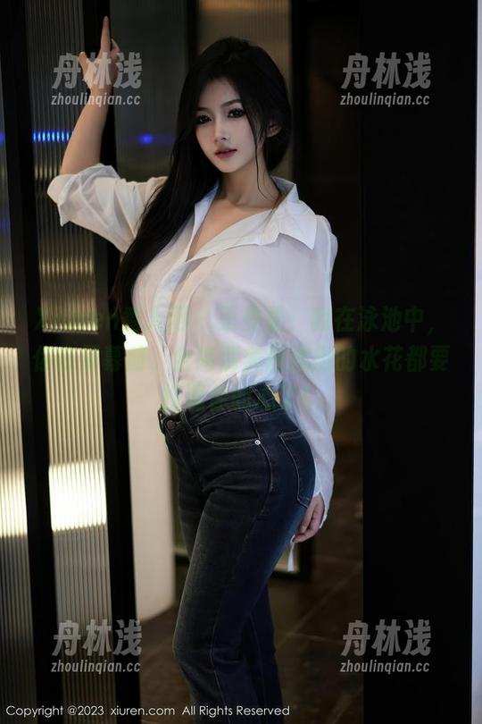 Xiuren秀人网-王曼柔 Xiuren秀人网 - 王曼柔:我在泳池中,你在屏幕前,全高清美图流出的水花都要打湿你的心了!