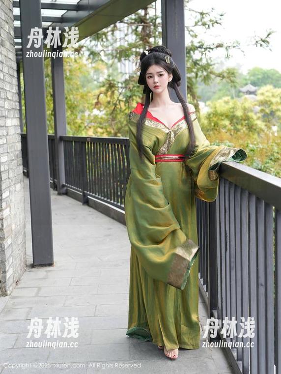 Xiuren秀人网-艾栗栗栗栗栗栗吖 Xiuren秀人网 - 艾栗栗栗栗栗栗吖的新图集:空姐再带你云飞翔,更新可别眨眼哦!