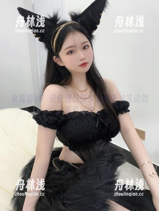 免费福利！依依超级懒学姐那无法言说的写真秘密