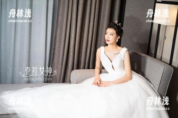 克拉女神 - 依娜丝的夏天：当然是自己定制的图包