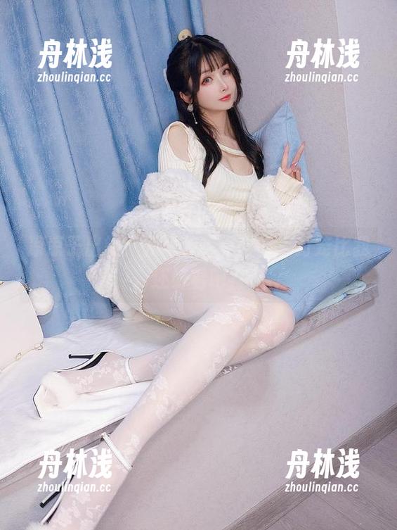 凉凉子 凉凉子出镜:元宵节写真分享,灯笼比我还好看吧?