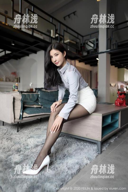 嗲囡囡-施忆佳KITTY 嗲囡囡 - 校服诱惑:施忆佳KITTY的写真就在网盘等你挑