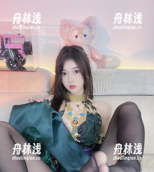 小小奶瓶儿的双马尾助跑，制服师生剧情加长版照片集，下载轻松上阵！