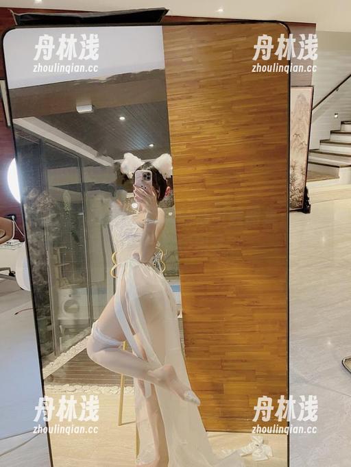 小玉吃果冻 微密圈 - 小玉吃果冻的马甲线图集:细线如刀,身材如梦。