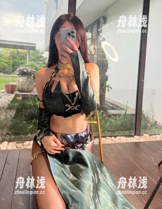 微密圈 - 看小玉吃果冻的牛仔裤图集，我的思绪飘走了，资源里藏了什么？