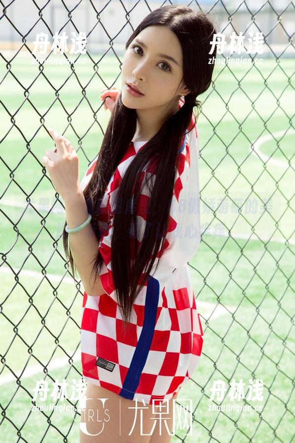 尤果网-K8傲娇萌萌 尤果网 - 最新图库里,K8傲娇萌萌的美脚不听话,看了让我心痒痒。