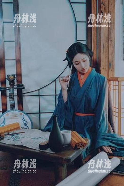 年年Nnian 年年Nnian更新短裤写真,翻一翻就想说,为什么她总是那么好看?