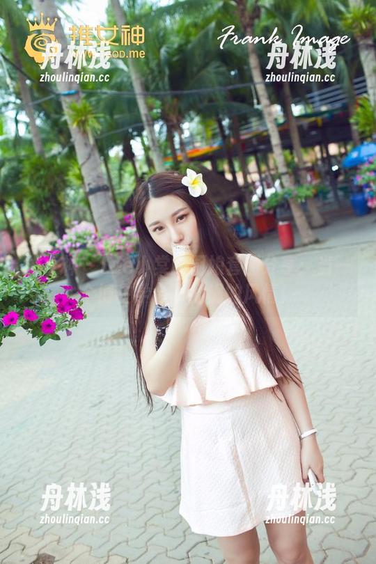 推女神-Lee小棠 推女神 - Lee小棠的厨娘套图分享:当一个博主学会了翻锅的风情!