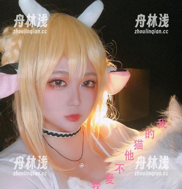 定制你的单眼皮风暴！看椒妮佐仁如何自拍出新高度！