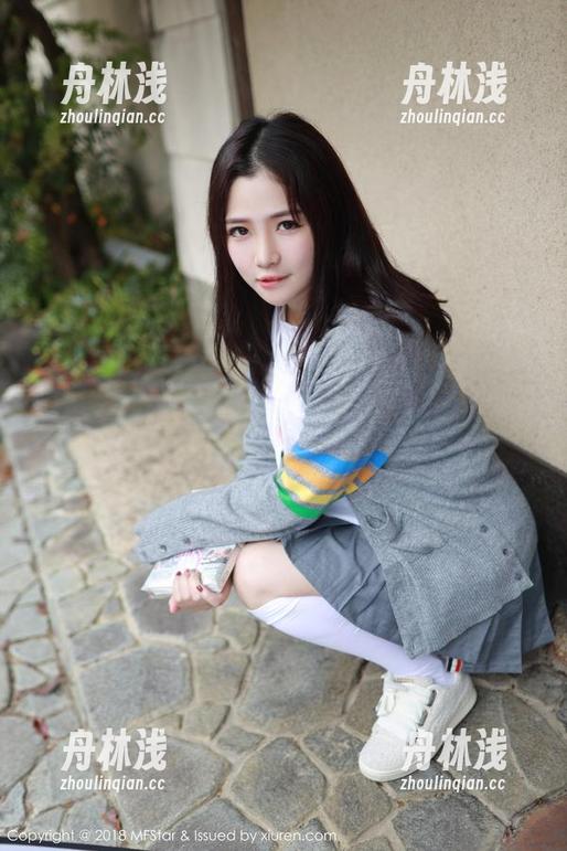 模范学院 - 吊带风波，Laura苏雨彤的美图精选引发一阵狐疑