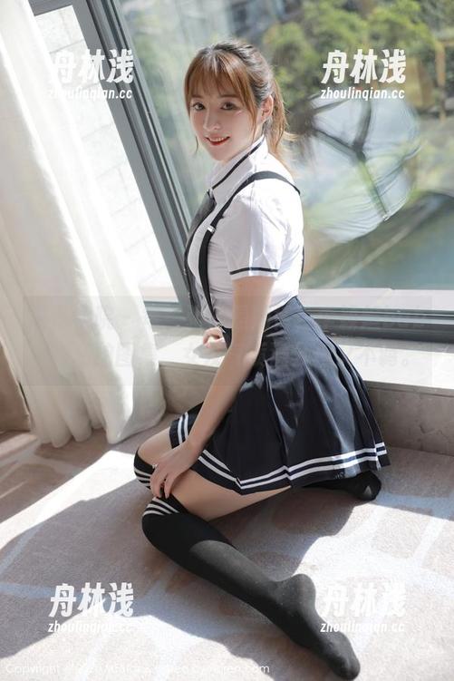 模范学院-李颖煊baby 模范学院 - 每一张都是期待,李颖煊baby的私拍图集,女友气质满分但又不羁。