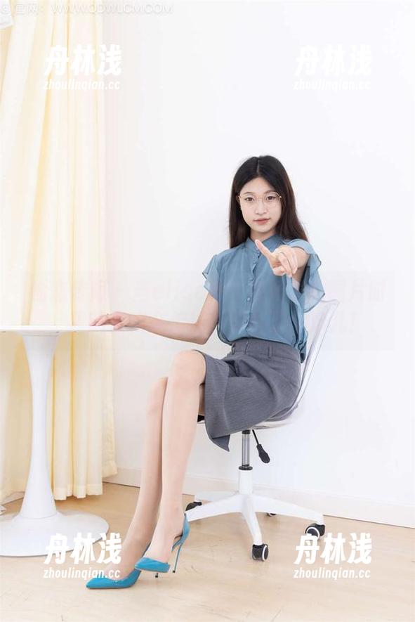 物恋传媒 - 当elise分享夜如思的图片时，我的灵魂在传送门里打了个滚儿！