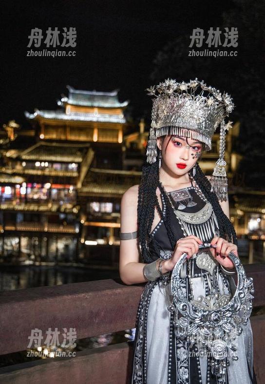 这只是瓦斯塔亚小龙虾的兔兔cos？我以为这圣诞礼物要真能吃掉呢！