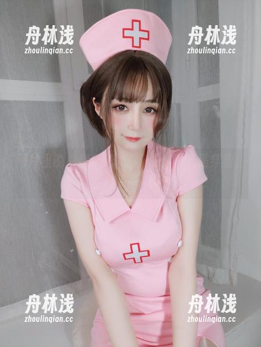图片里的白银81签名校服：不只是穿着，更是一种态度