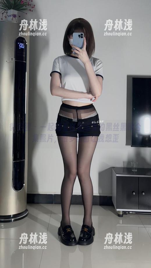微密圈 - 一起翻看白龙猫女的黑丝黑靴合集照片，很多画面让我想歪
