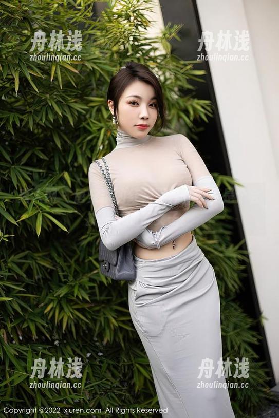 秀人网-唐安琪 秀人网 - 唐安琪的红裙写真,果然是个会挑裙子的奇女子。