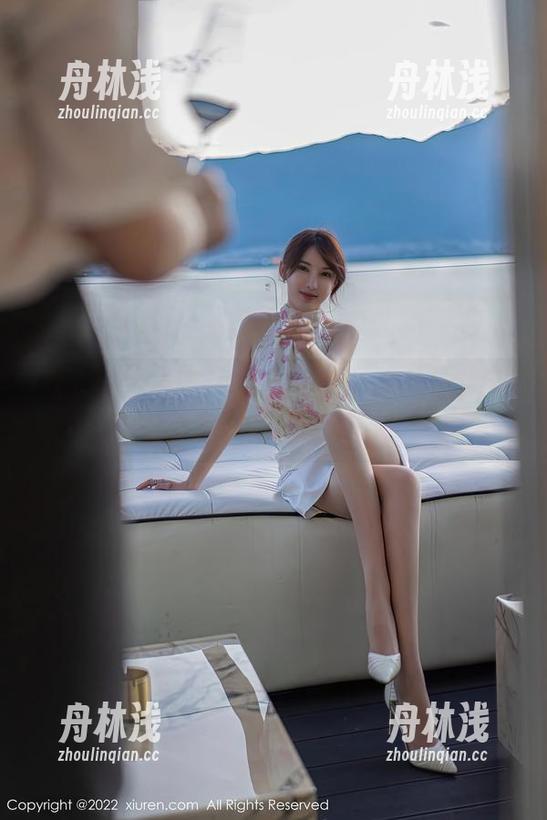 秀人网-喵喵JOJO 秀人网 - 喵喵JOJO私拍:一条丝袜,无法抗拒的诱惑