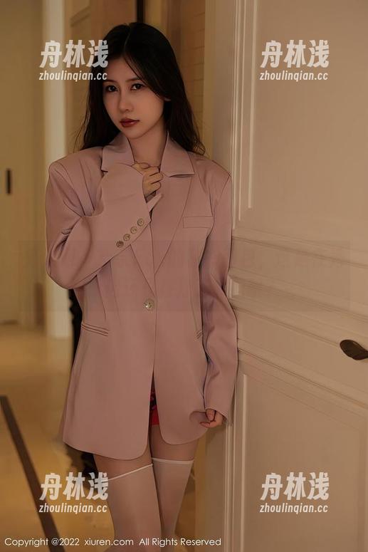 秀人网-奈奈Fox 秀人网 - 奈奈Fox的秘书图包,这是在秀肌肉还是在打工兼职呢?