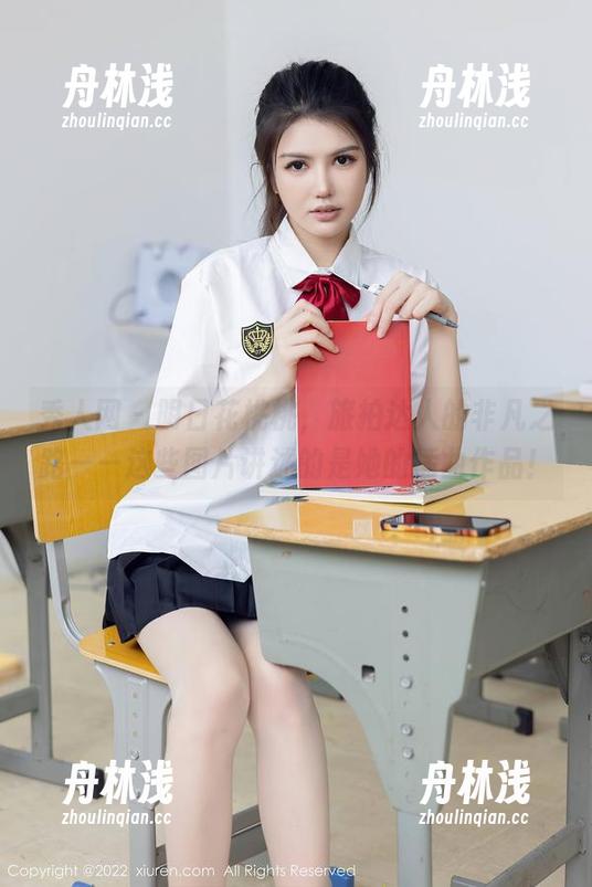 秀人网 - 明日花桃桃，旅拍达人的非凡之路——这些图片讲述的是她的插曲作品！