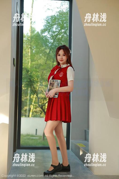秀人网 - 沈蜜桃miko的蕾丝写真如你所愿，分享也得小心翼翼哦。