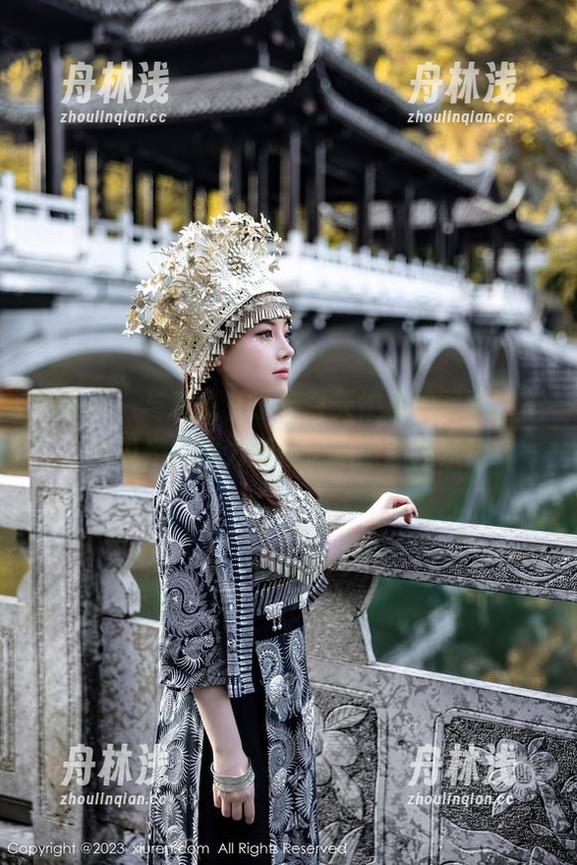 秀人网-玄子 秀人网 - 与其说玄子在夏天忙着拍写真,不如说她在努力制造清凉原图独家!