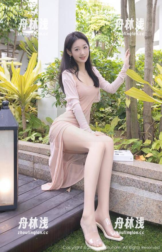 秀人网-陆萱萱 秀人网 - 定制透明写真,陆萱萱这是准备尝试直逼“没有衣服”吗?