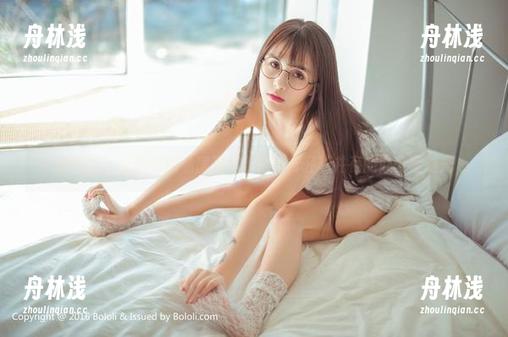 菠萝社 - 王语纯的私房写真：奋战与轻松并存的办公室时光