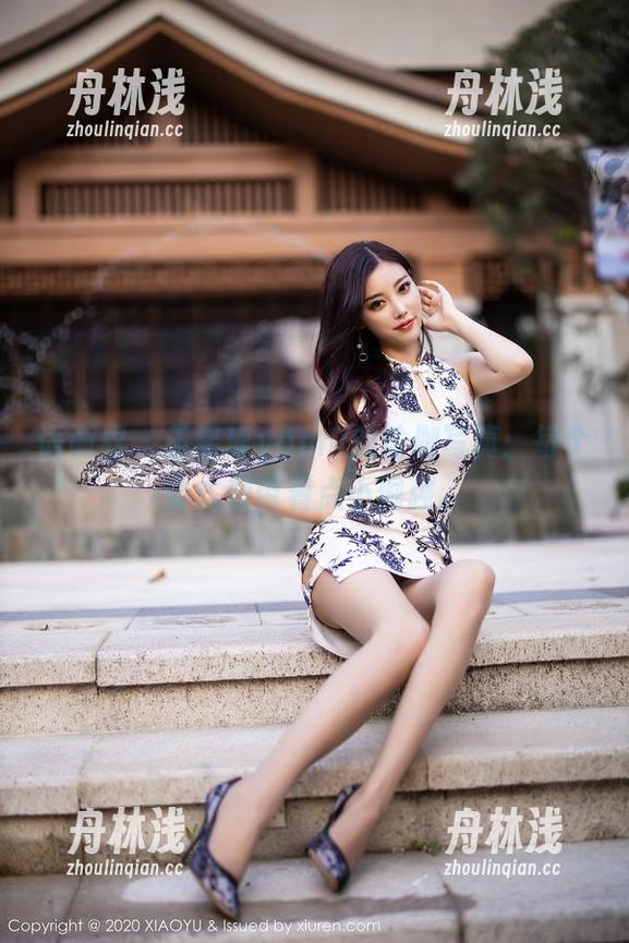 语画界 - 王馨瑶yanni的瑜伽写真：每个体式都带着点小倔强。