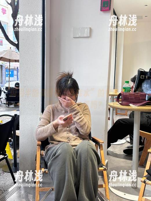 闪月半 闪月半的美图在“死库水”的包围下疯狂妩媚,你敢看吗?