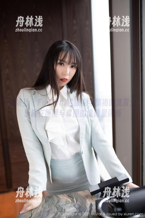 魅妍社 - FoxYini孟狐狸与旗袍的迷雾：乐趣在原图与套图的缝隙里闪烁