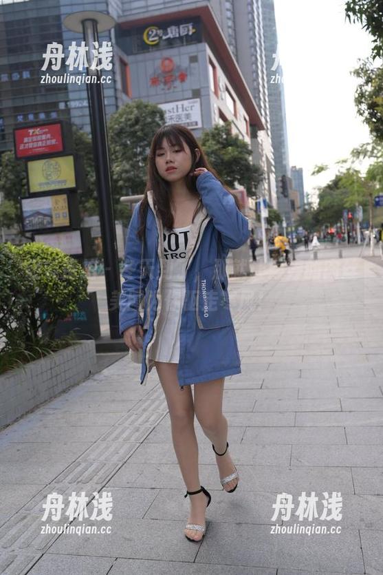魔镜街拍-婷婷 魔镜街拍 - 冬天到了,那就让婷婷的肉丝美图为你驱走寒风!