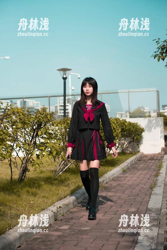 魔镜街拍-婷婷 魔镜街拍 - 从早到晚,婷婷的私拍合集:当销售主管也需要一件粉裙的“护身符”