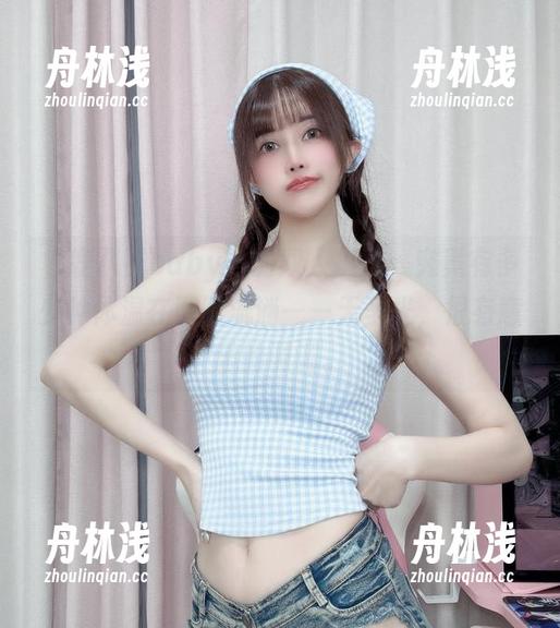 鹿八岁baby “鹿八岁baby”的双人摄影,究竟有多少种体温在默默流淌——无圣光,很有意思的调调。